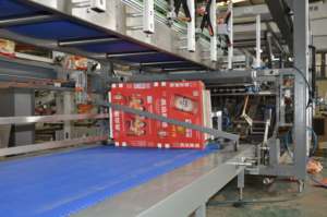 Machine <span class=keywords><strong>d</strong></span>'emballage automatique en papier pneumatique PLC pour boissons gazeuses et eau minérale, emballage <span class=keywords><strong>autour</strong></span> de la boîte, B500 - Product Image 3