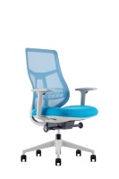 Chaise de bureau exécutive moderne en tissu Furicco, cadre en aluminium, réglable en hauteur, pour usage domestique ou professionnel.