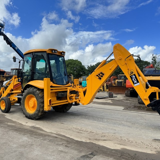 Used, Genuine UK-made JCB 3CX/4CX Backhoe Loaders for Sale. Stable Performance, One-year Warranty.