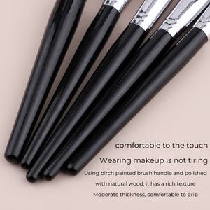 Set de 45 Pinceaux de Maquillage Professionnels de Luxe Entièrement Noirs en Poils de Chèvre Naturels pour Femmes, Logo Personnalisé et Haute Qualité en Marque Blanche - Product Image 4
