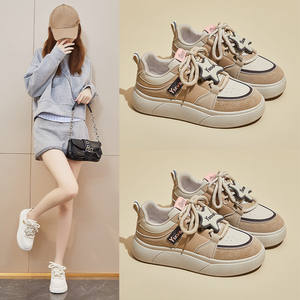 أحدث الأحذية الرياضية العصرية المريحة الصغيرة على الطراز الكوري بنعل سميك مرتفع ، أحذية رياضية غير رسمية للنساء - Product Image 4