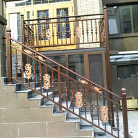Main courante de balustrade en U à base d'aluminium moderne et élégante et durable pour les espaces extérieurs Balcon Toit de pont Maisons en verre sans cadre