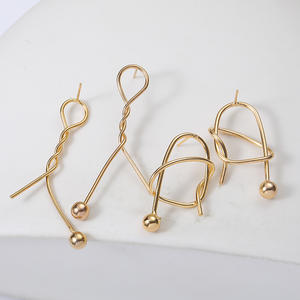 Boucles d'oreilles personnalisées transfrontalières en fil torsadé pour l'exportation, style froid, boucle en fil de cuivre, couleur pour femme, préservation de la couleur - Product Image 1