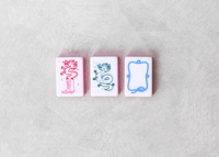 Ubin Mahjong Kustom Pabrik Gaya Cowgirl Mewah Modern Lapisan Lucite Pink Terang 160 Akrilik Sepatu Bot Mainan Senjata untuk Hiburan