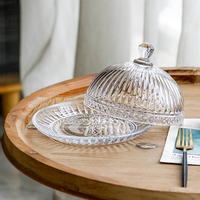 Cloche à dessert en verre sodocalcique transparent, avec base à nervures verticales en relief, écologique et compatible lave-vaisselle