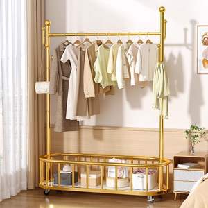 ราวแขวนเสื้อผ้าทันสมัยทำจากโลหะผสมสังกะสี พร้อมกระจกเงาแบบหมุนได้เต็มตัว ดีไซน์ตั้งพื้นถึงเพดาน พร้อมล้อเลื่อนอเนกประสงค์สำหรับแขวนและเก็บเสื้อผ้า - Product Image 3