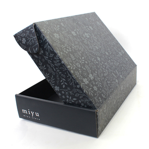 Cao cấp sang trọng màu đen có thể tái chế handmade tông Quà tặng hộp bưu phẩm thiết kế mới biểu tượng tùy chỉnh quần áo giấy bao bì vận chuyển hộp - Product Image 2