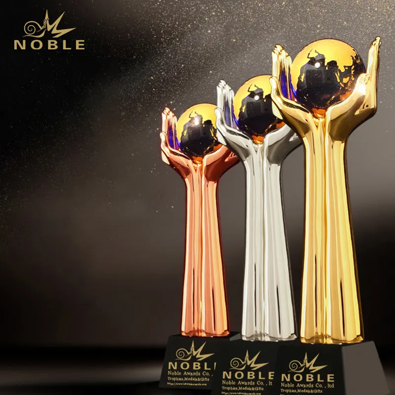 Noble Custom Engraved Resin Hands Trophy Awards Blue Crystal Globe Cooperative Trophy