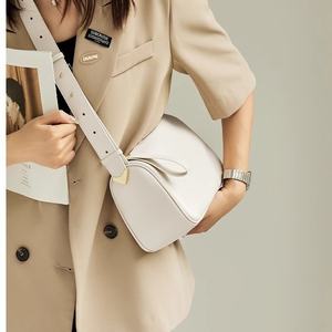 Women's Fashionable PU Polyester Lining Shoulder Armpit <b>Bag</b> Zip Closure <b>Large</b> Capacity <b>Work</b> Commuting Single Handle Portable All - Product Image 4