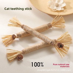 Jouet à mâcher pour chaton avec herbe à chat, fruits et raphia pour l'auto-entretenissement, le nettoyage des dents et l'élimination de la plaque dentaire - Product Image 3
