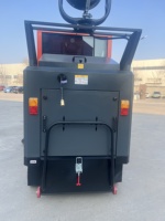 Camion balayeuse routière robuste pour le nettoyage de grandes surfaces destiné aux travaux d'assainissement municipal