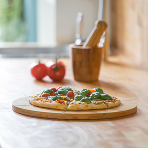 Tabla Redonda <span class=keywords><strong>de</strong></span> Bambú para <span class=keywords><strong>Cortar</strong></span> <span class=keywords><strong>Pizza</strong></span> con Guías Integradas, Bandeja <span class=keywords><strong>de</strong></span> Madera Natural para Servir <span class=keywords><strong>Pizza</strong></span>, Pan y Charcutería - Product Image 2