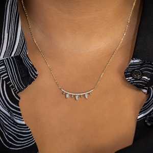 สร้อยคอทองคำ 18k ประดับเพชรทรงกลมและทรงหยดน้ำ ฝังแบบ Bezel Set สำหรับงานแต่งงานหรือเป็นของขวัญหมั้น - Product Image 1