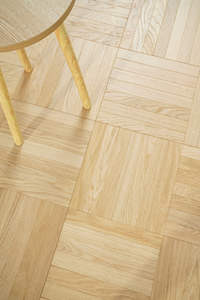 <span class=keywords><strong>Parquet</strong></span> artisanal en chêne européen personnalisé | Incrustation et médaillons faits à la main | Revêtement de sol luxueux pour hôtel et villa - Product Image 2