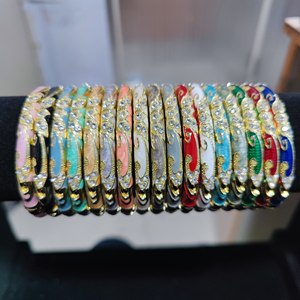 Bracelets empilables HZ64 style chinois, émail fin 6 mm, motif tourbillon incrusté de zircon, pour femmes, bijoux vintage, vente en gros - Product Image 4