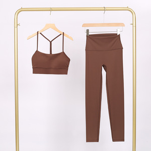 Set Sportivo Premium Effetto Morbido Burroso con Top a Y e Pantaloni, Logo Personalizzato, Reggiseno Incorporato, Completo 2 Pezzi per Palestra Donna - Product Image 4