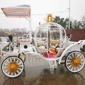 Chariot de princesse de luxe pour mariage, chariot citrouille romantique et élégant pour la visite des sites, chariot citrouille traîné par des chevaux de Cendrillon - Product Image 4