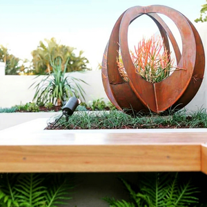 Pot de fleurs sphérique en acier Corten, creux, pour extérieur, finition rouille, écologique, durable, résistant à la corrosion, à suspendre ou à poser - Product Image 1