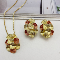 Ensemble de bijoux en métal à trois tons, collier et boucles d'oreilles pour femmes, accessoire de fête rétro de luxe KY25429