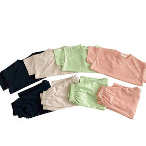 Conjunto de Ropa para Bebé de 2 Piezas, Estilo Moderno, Alta Calidad, Color Sólido, Lindo - Product Image 1