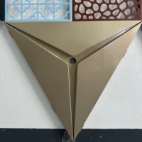 Système de plafond en grille revêtue de poudre d'aluminium, dalles de plafond à cellules ouvertes pour usage intérieur dans les centres commerciaux et les aéroports
