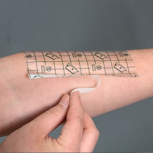 Película Transparente Impermeable para el Cuidado Posterior del Tatuaje, Vendaje Protector Adhesivo para Arte Corporal, Uso Profesional en Estudios de Tatuajes y PMU - Product Image 2
