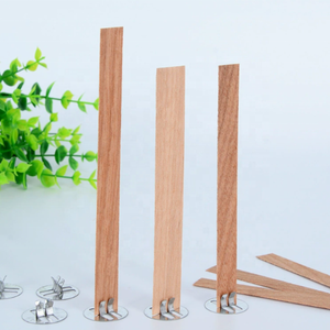 Mèches de bougies plates en <span class=keywords><strong>bois</strong></span> avec pinces et base adhésive, pour bougies crépitantes sans fumée, fournitures de fabrication de bougies DIY, prix de gros usine - Product Image 2