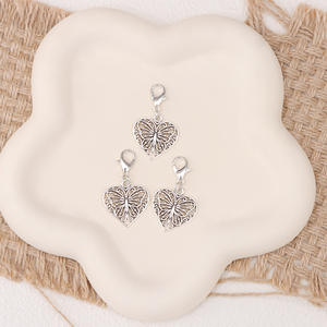 Breloques pour chaussures en métal, pendentifs Cœur, Fer à cheval, Étoile pour bottes et chaussures en toile, accessoire de mode féminin Automne 2024 - Product Image 3