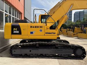 Excavatrice sur chenilles hydraulique Komatsu PC300 d'occasion, modèle 2024, 30 tonnes, moteur de 187 kW, bon état, prix neuf - Product Image 4