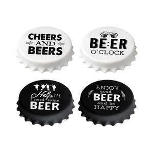 Forma redonda Color <span class=keywords><strong>blanco</strong></span> y negro ABS Imán magnético para nevera Tapa de cerveza personalizada Abrebotellas de plástico - Product Image 5