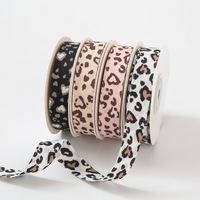 Ruban imprimé léopard à motif cœur de 1,5 cm, idéal pour la confection de nœuds pour chapeaux, accessoires capillaires, emballage de bouquets et matériel d'artisanat DIY