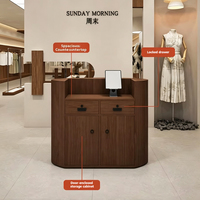 Comptoir de réception ovale en bois massif de style médiéval pour magasin de vêtements, ensemble complet de mobilier commercial