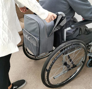 Sac latéral d'accoudoir de fauteuil roulant personnalisé-Sac d'organisation de marchette avec bandes réfléchissantes pochettes de rangement étanches pour tout fauteuil roulant - Product Image 3