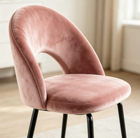 Chaise de salle à manger nordique rembourrée en velours, chaise d'appoint moderne capitonnée avec pieds noirs, pour cuisine, hôtel, appartement