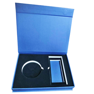Caja de Regalo de Papel de Lujo Reciclable Personalizada con Cierre Magnético, Grabado en Relieve, Laminado Mate e Inserto de Espuma - Product Image 2