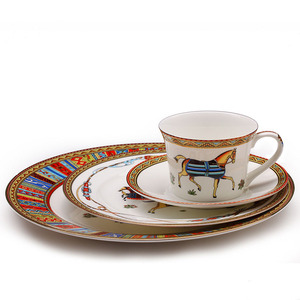 Juego de 4 Platos y Tazas de Porcelana Fina con Estampado Personalizado, Estilo Retro Clásico, con Compartimentos - Product Image 2