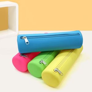 Trousse de Maquillage Tendance en Silicone Imperméable Grande Capacité Portable avec Fermeture Éclair à Motif Bonbons pour Pinceaux de Maquillage et Monnaie - Offre Spéciale - Product Image 4