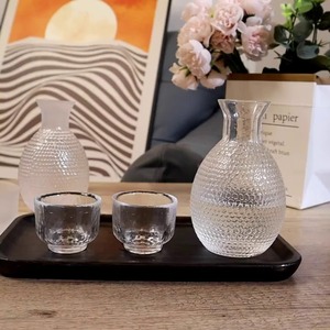 Set di Brocche per Sake Giapponese, Scaldavivande in Vetro per Vino di Riso, Brocca per Sake con Impugnatura Martellata, Scaldavivande per Baijiu con Tazze - Product Image 4
