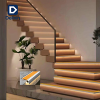 Profilés d'angle lumineux en L pour marches d'escalier en alliage d'aluminium avec bandes antidérapantes et éclairage LED pour ligne de production