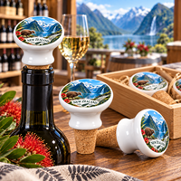 Bouchon de bouteille en céramique souvenir de voyage de Nouvelle-Zélande, design paysage floral des Fjords, bouchon de vin en porcelaine personnalisé