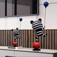Sculpture en résine d'ours rayé noir et blanc, artisanat populaire en fibre de verre pour la décoration intérieure, statues