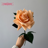 DC022 Fleurs artificielles de roses de haute qualité au toucher réel et hydratant pour les arrangements de mariage et de fête