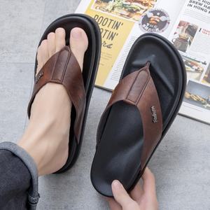 Nouvelles sandales de plage plates en cuir véritable pour hommes, populaires pour l'été, à la mode, résistantes et faciles à enfiler. - Product Image 3