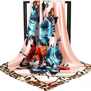 Lusso su misura: sciarpa quadrata <span class=keywords><strong>verde</strong></span> con stampa floreale morbida, sciarpe di <span class=keywords><strong>seta</strong></span> in poliestere traspirante per progetti personali o OEM - Product Image 4