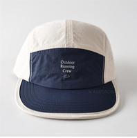 Casquette de golf et de course personnalisée à 5 panneaux en polyester, légère, respirante, à visière plate, séchage rapide, avec logo imprimé réfléchissant découpé au laser