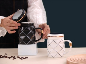 Vente en gros de tasses à lait en céramique de 13 oz, design géométrique, tasse à latte, tasse à café rétro avec couvercle - Product Image 6