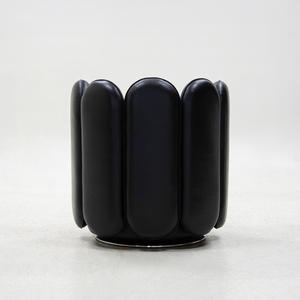 Fauteuil pivotant en cuir noir avec structure en bois massif et pieds pivotants en acier inoxydable, fauteuil de relaxation pour hôtels, maisons, usage occasionnel - Product Image 5