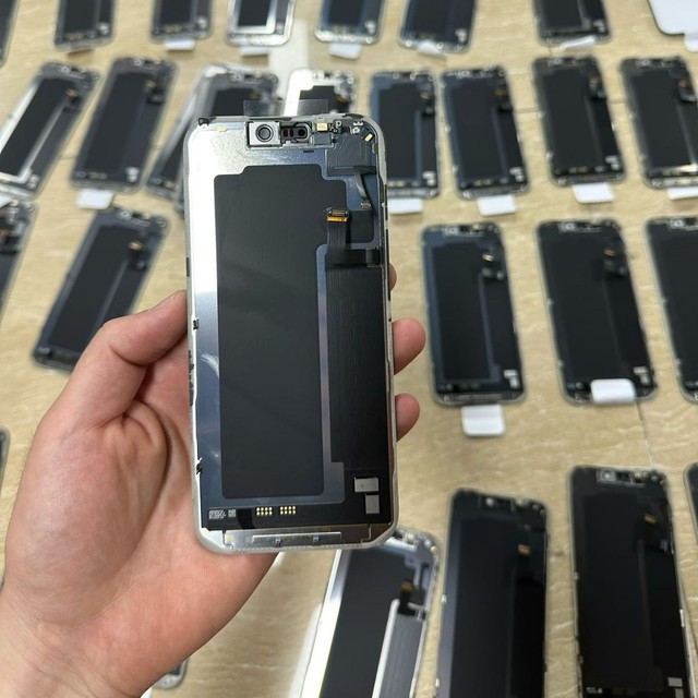 Genuine Display Screen for iphone 17, 17 Air,17 Pro, and 17 Pro Max Original Mobile Phone Display