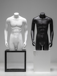 Manichino Maschile Mezzo Busto in Fibra di Vetro per Esposizione di Abbigliamento in Negozio e Vetrina - Product Image 6