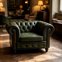 Canapé trois places de style américain vintage Chesterfield en cuir véritable, rétro, nostalgique, avec détails à languettes, finition huilée